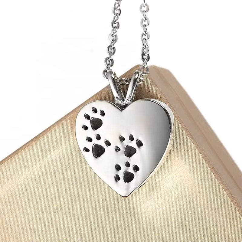 Pet Paw Memorial urn