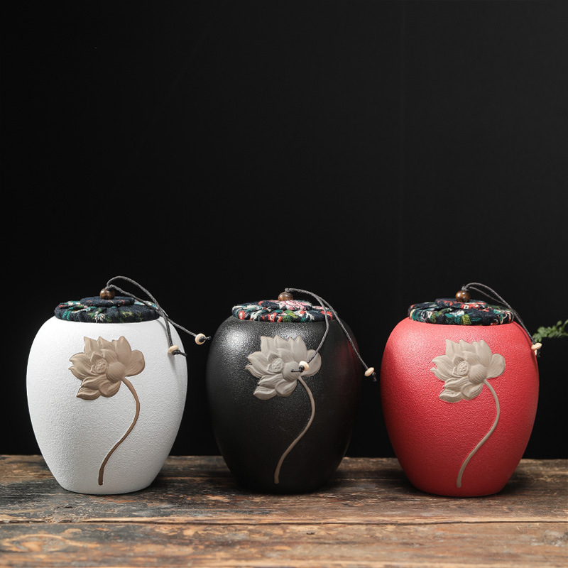 Ceramics Moisture Proof Handcrafted Urns