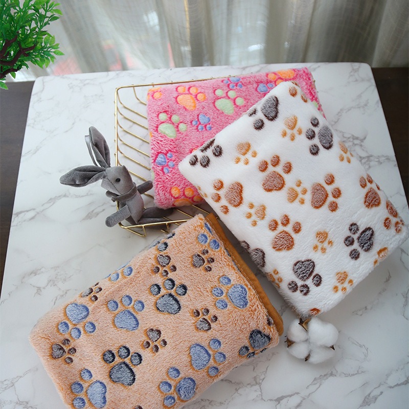 Coral Fleece Pet Blanket for Year-Round Warmth