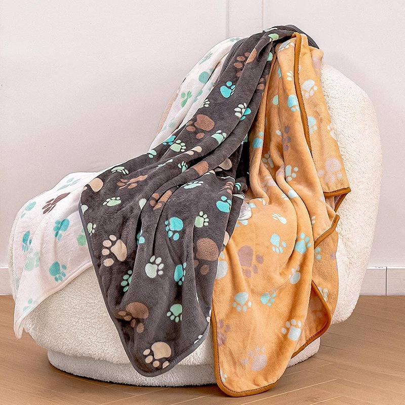 Thickened Coral Fleece Pet Blanket for Beds