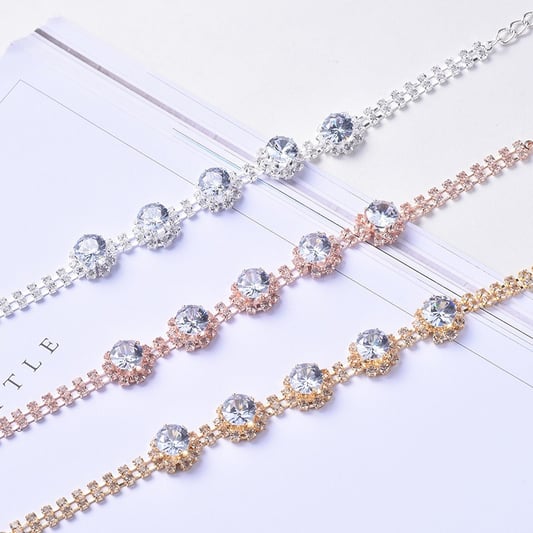 Hollow Copper Rhinestone Collar for Cats and Dogs